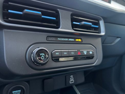 Certified 2025 Ford Maverick XLT w/ Equipment Group 302A image 27