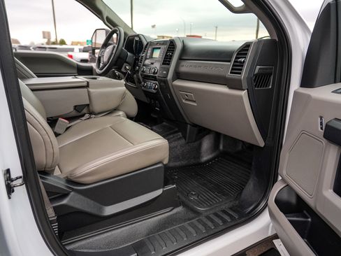 Used 2017 Ford F250 XL w/ Power Equipment Group image 19