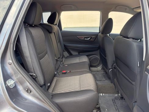 Used 2018 Nissan Rogue S FWD image 33