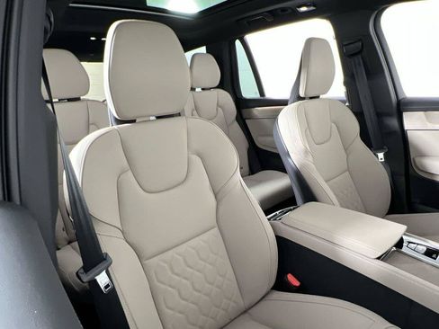 Used 2026 Volvo XC90 B6 Plus w/ Protection Package Premier AWD/4WD image 25