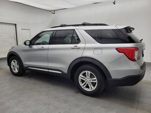 Used 2020 Ford Explorer XLT w/ Equipment Group 202A AWD/4WD image 3