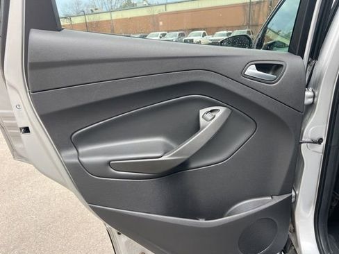 Used 2018 Ford Escape SE w/ SE Sync 3 Package image 15