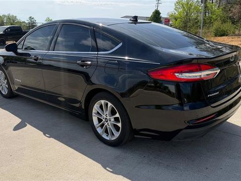 Used 2019 Ford Fusion SE image 5