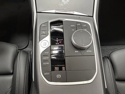 Used 2025 BMW 230i xDrive Coupe w/ Premium Package image 23