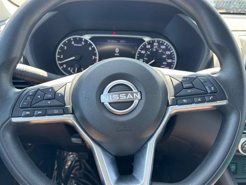 Used 2025 Nissan Sentra SV FWD image 25