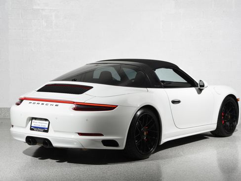 Used 2019 Porsche 911 Targa 4 GTS AWD/4WD image 3
