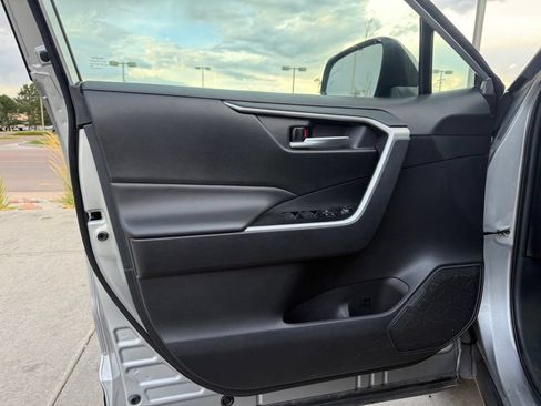 Used 2025 Toyota RAV4 XLE AWD/4WD image 10