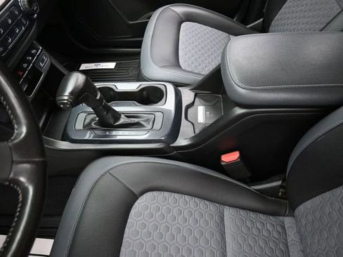 Used 2019 Chevrolet Colorado Z71 AWD/4WD image 27