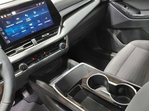 Used 2025 Chevrolet Equinox LT image 25