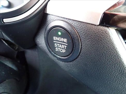 Used 2022 Ford Escape SE image 22