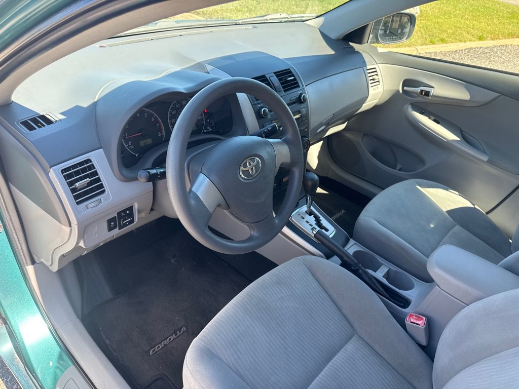 Used 2010 Toyota Corolla LE w/ All Weather Guard Pkg FWD image 29
