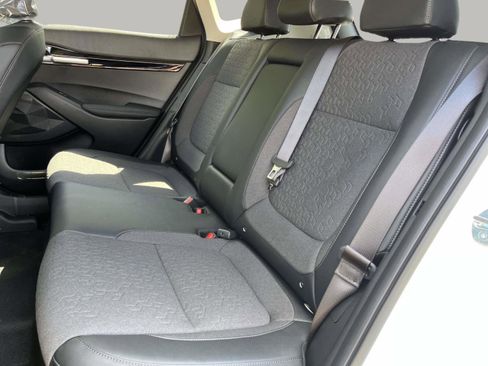 New 2026 Kia Seltos S FWD image 18