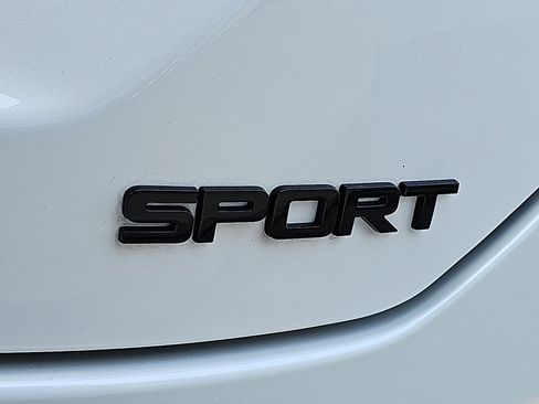 Used 2025 Honda Pilot Sport image 31