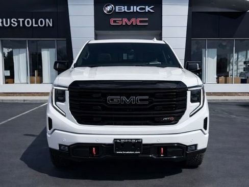 Used 2024 GMC Sierra 1500 AT4 w/ Technology Package image 3