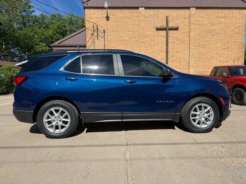 Used 2022 Chevrolet Equinox LT AWD/4WD image 3