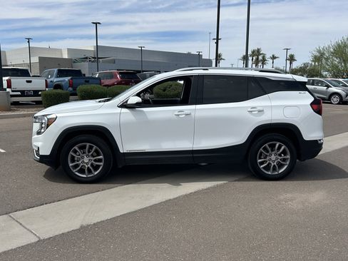 Certified 2024 GMC Terrain SLT AWD/4WD image 2