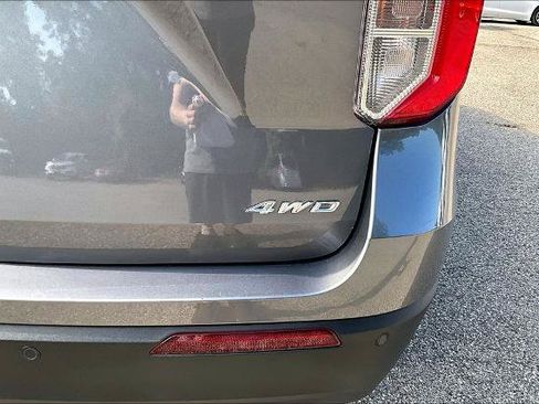 Certified 2022 Ford Explorer 4WD image 8