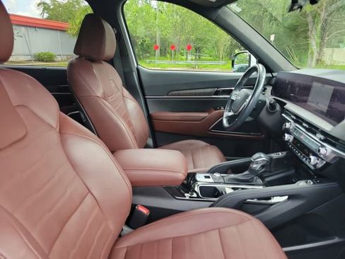 Used 2024 Kia Telluride SX Prestige AWD/4WD image 38