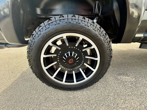 Used 2019 Ford F150 Lariat w/ Equipment Group 502A Luxury image 18