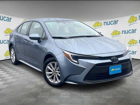 Used 2023 Toyota Corolla LE image 1