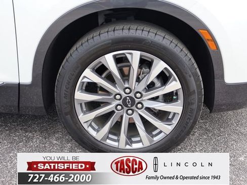 Used 2024 Chevrolet Blazer Premier w/ Enhanced Convenience Package FWD image 10