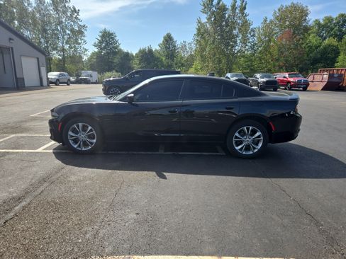 Used 2020 Dodge Charger SXT AWD/4WD image 8