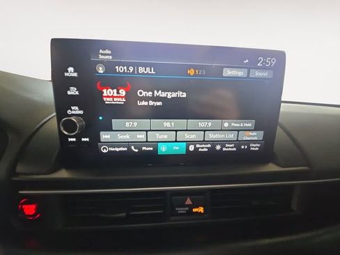 Used 2025 Honda Pilot Black Edition image 15