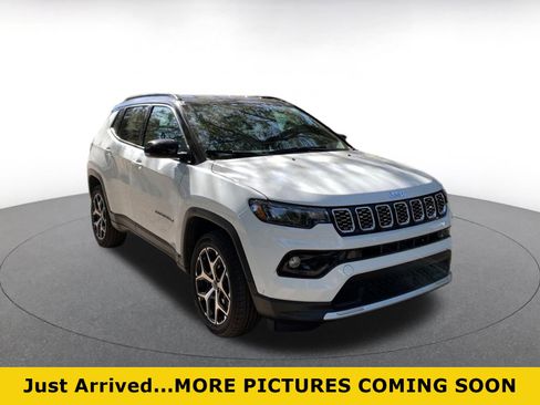 Used 2025 Jeep Compass Limited image 1