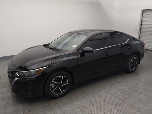 Used 2025 Nissan Sentra SV FWD image 2