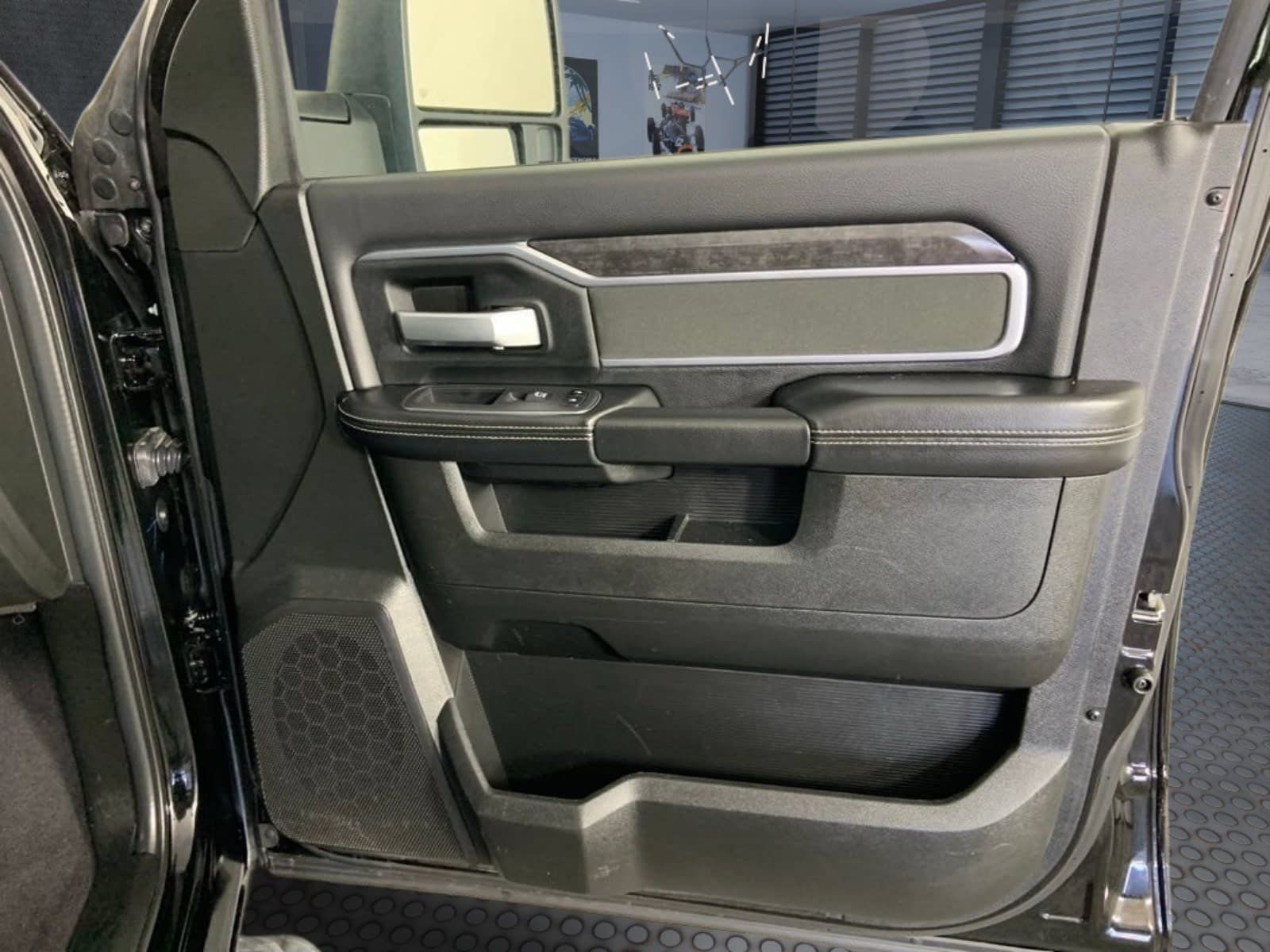 Used 2024 RAM 3500 Big Horn AWD/4WD image 30