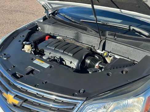 Used 2017 Chevrolet Traverse LT w/ Style and Technology Package image 53