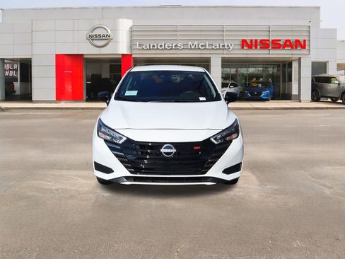 New 2025 Nissan Versa SR w/ Trunk Package image 8