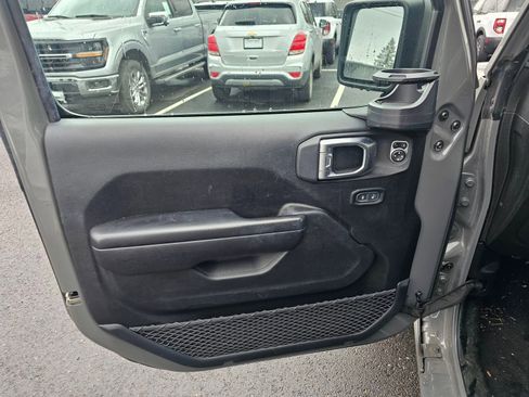 Used 2020 Jeep Wrangler Sport image 8