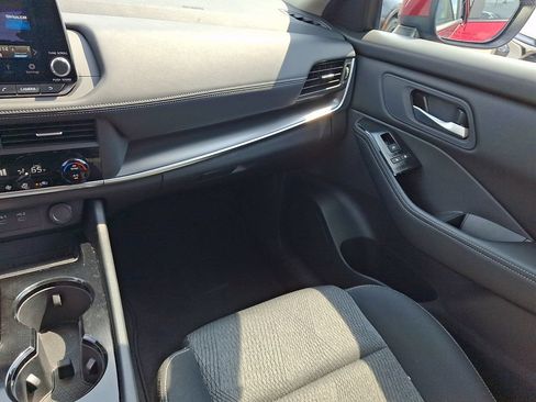 Used 2026 Nissan Rogue SV AWD/4WD image 17
