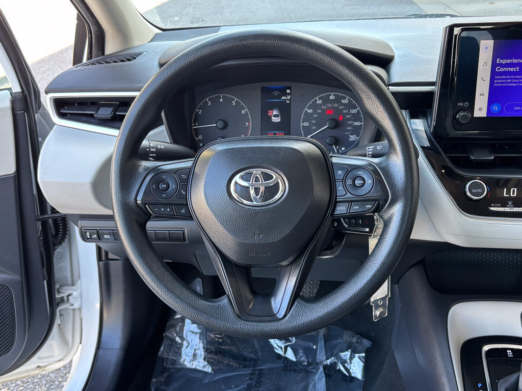Used 2025 Toyota Corolla LE FWD image 23