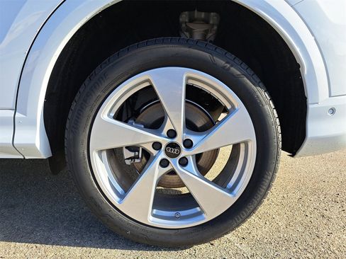 New 2025 Audi Q5 Premium Plus image 37