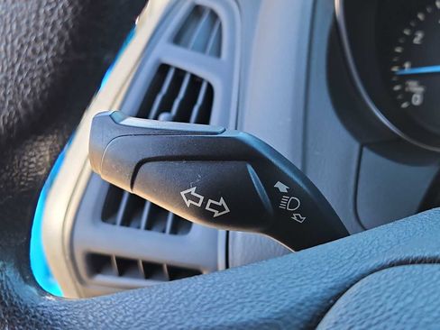 Used 2016 Ford Focus SE image 26