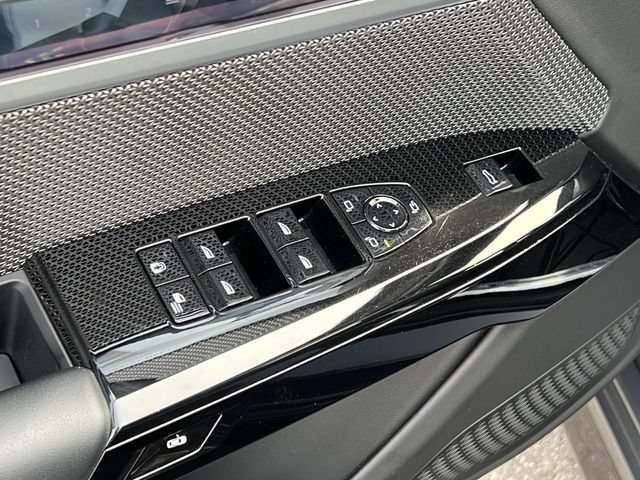Used 2023 BMW 760i xDrive w/ Luxury Rear Seating Package AWD/4WD image 19