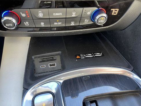 Used 2022 Buick Enclave Premium w/ Experience Buick Package image 25