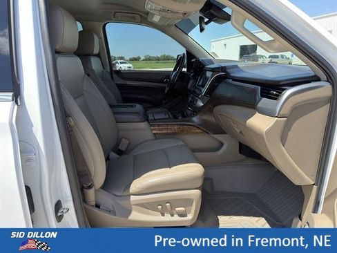 Used 2020 Chevrolet Suburban Premier w/ Max Trailering Package AWD/4WD image 18