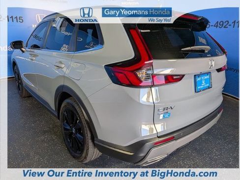 Used 2025 Honda CR-V Sport Touring image 9