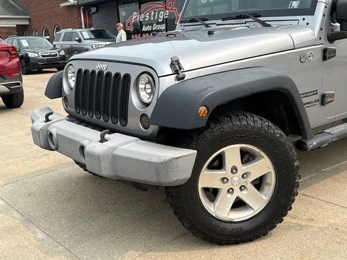 Used 2014 Jeep Wrangler Unlimited Sport w/ Quick Order Package 24S AWD/4WD image 20