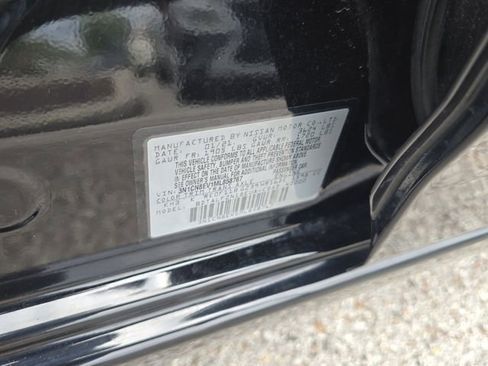 Certified 2021 Nissan Versa SV FWD image 32