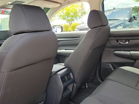 Used 2025 Honda CR-V LX image 12
