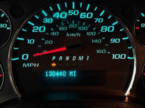 Used 2017 Chevrolet Express 2500 RWD image 52