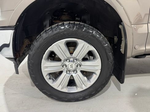 Used 2018 Ford F150 King Ranch w/ Equipment Group 601A Luxury AWD/4WD image 9