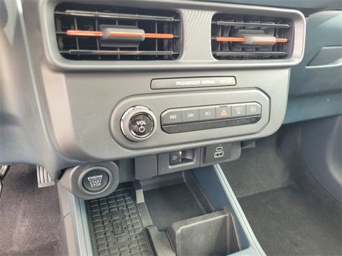 Used 2025 Ford Maverick Lariat w/ 4K Tow Package image 26