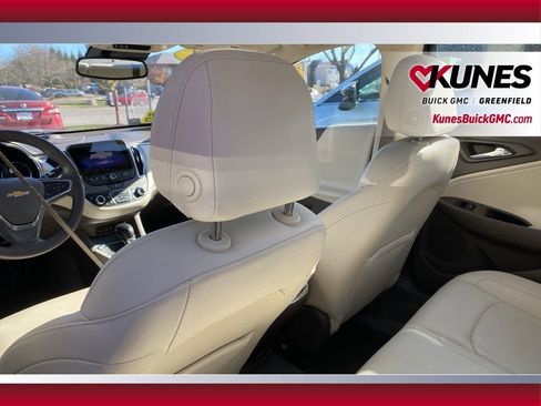 Used 2024 Chevrolet Malibu LT image 30