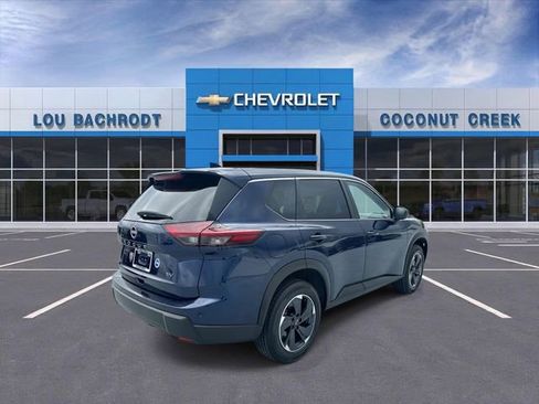 Used 2024 Nissan Rogue SV FWD image 8
