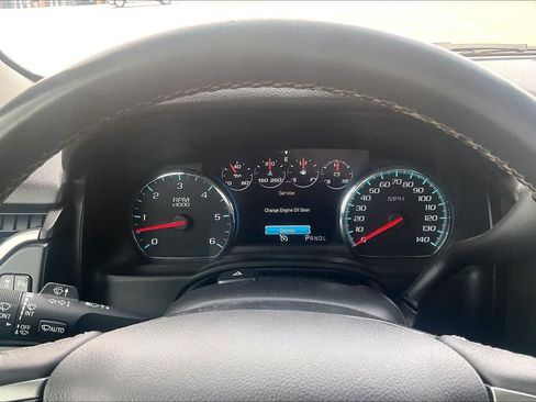 Used 2019 Chevrolet Suburban Premier w/ Premier Plus Edition AWD/4WD image 16
